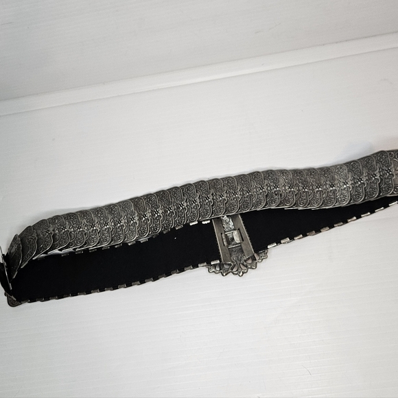 Vintage Boho Western Belt with Oversized Floral Buckle – One Size